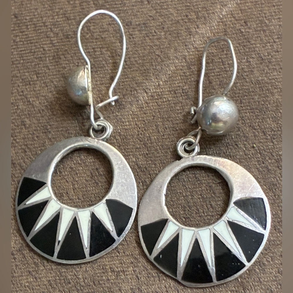 Sterling Silver Black and White Sunburst Drop Earrings